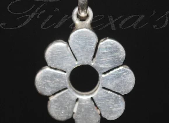 Dije de “Flor 3D” Plata 950 2